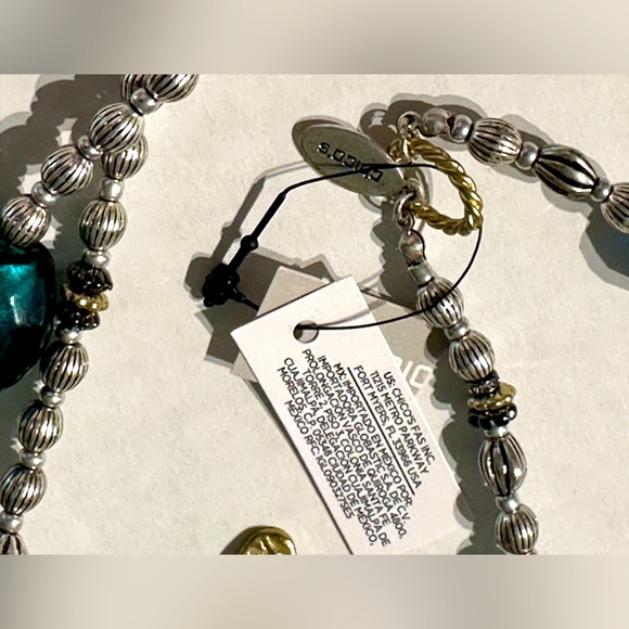 Chico’s Set of Three Brooches & One Necklace - Picture 5 of 7